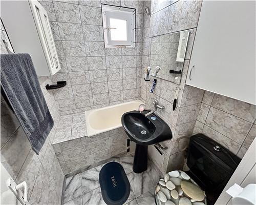 Apartament cu 2 camere, semidecomandat, Ploiesti, Vest I