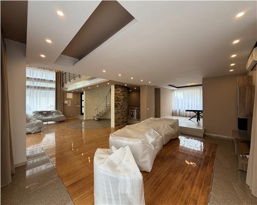 Vila P+1+M, 9 camere, 600 mp, stradal Pipera