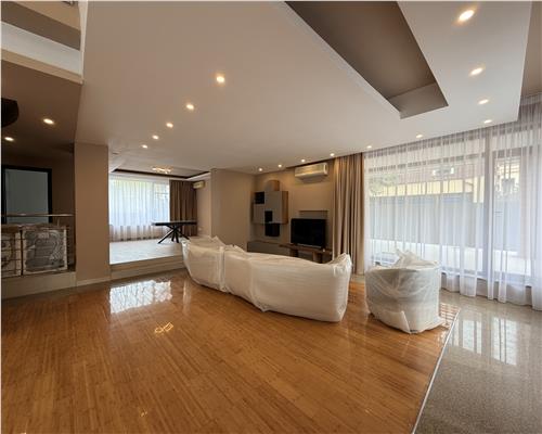 Vila P+1+M, 9 camere, 600 mp, stradal Pipera