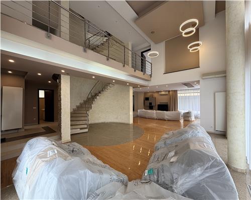 Vila P+1+M, 9 camere, 600 mp, stradal Pipera