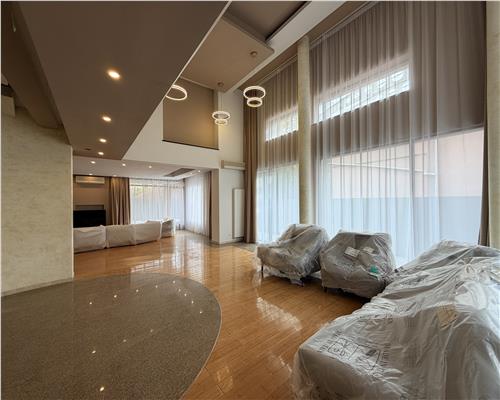 Vila P+1+M, 9 camere, 600 mp, stradal Pipera