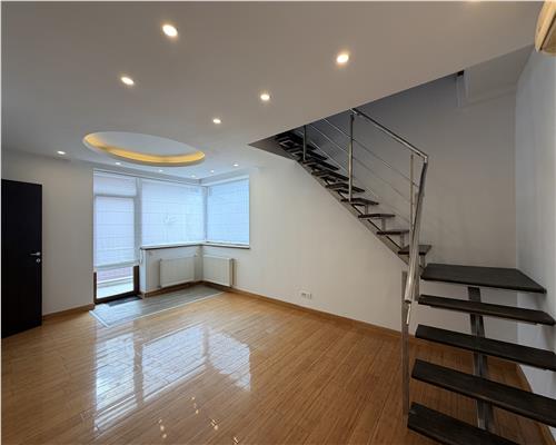 Vila P+1+M, 9 camere, 600 mp, stradal Pipera