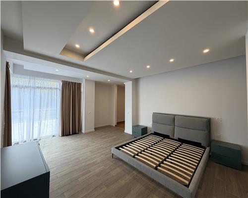 Vila P+1+M, 9 camere, 600 mp, stradal Pipera