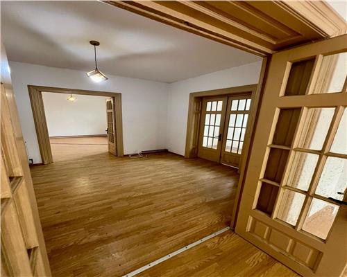 Vanzare casa D+P+M in Urlati, zona centrala.