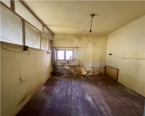 Casa 4 camere, 2 intrari, Ploiest, Bd. Castanilor