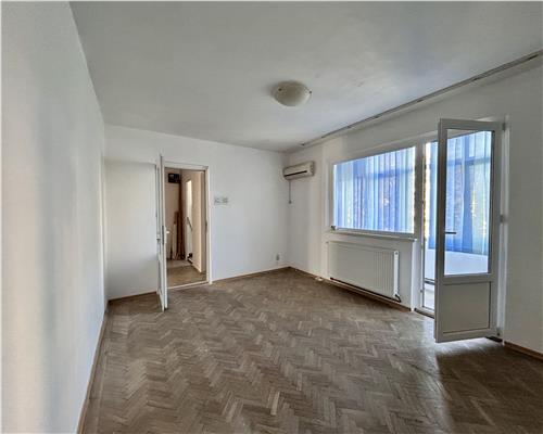 Apartament 3 camere decomandat, Vest, Ploiesti