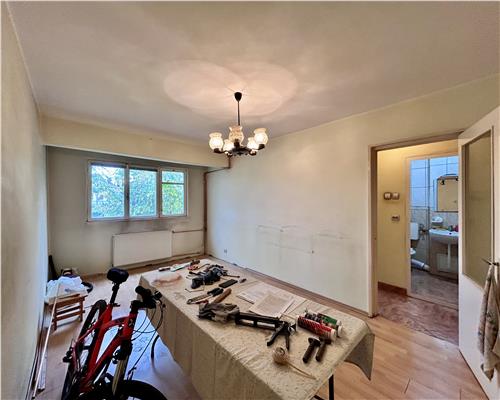 Apartament 3 camere semidecomandat, Aurora-Vest, Ploiesti