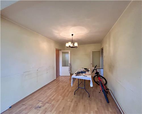 Apartament 3 camere semidecomandat, Aurora Vest, Ploiesti