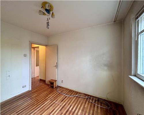Apartament 3 camere semidecomandat, Aurora Vest, Ploiesti
