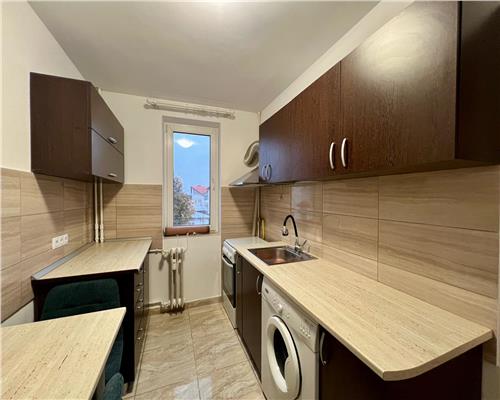 Inchiriere 3 camere central ,recent renovat, Ploiesti