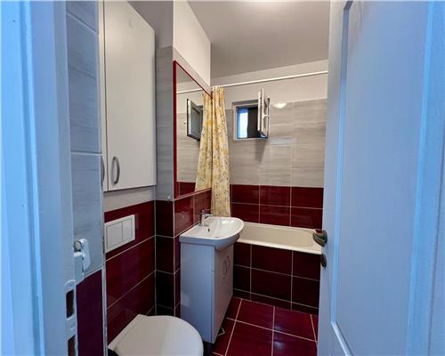 Inchiriere 3 camere central ,recent renovat, Ploiesti