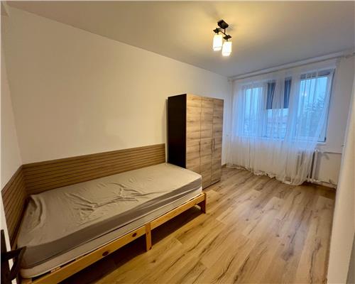 Inchiriere 3 camere central ,recent renovat, Ploiesti