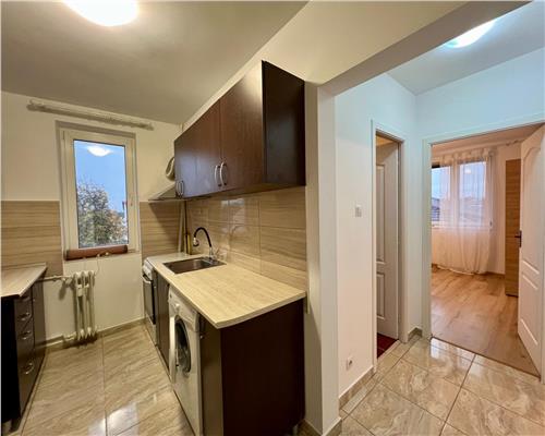 Inchiriere 3 camere central ,recent renovat, Ploiesti
