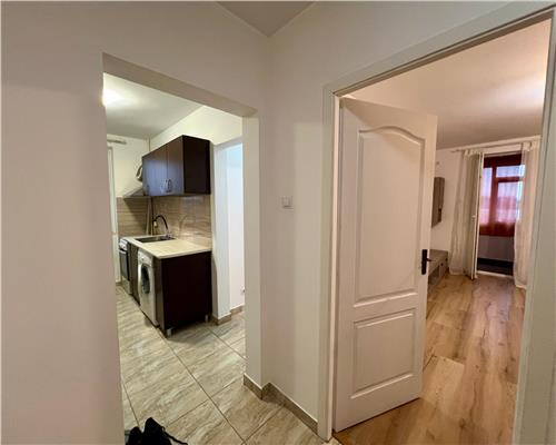 Inchiriere 3 camere central ,recent renovat, Ploiesti