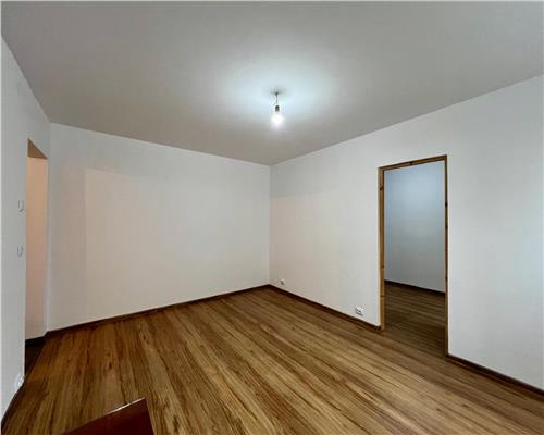 Vanzare apartament 3 camere, renovat, zona Malu Rosu, Ploiesti