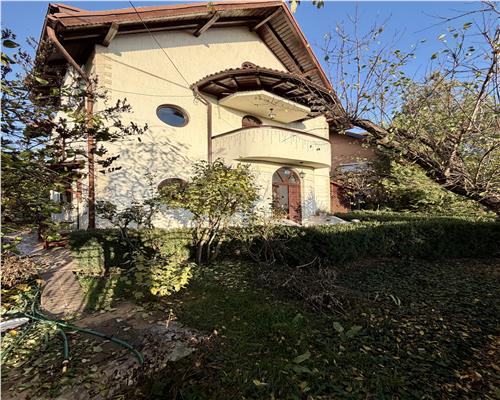 Vila 5 camere, teren 795 mp, Ploiesti, zona centrala