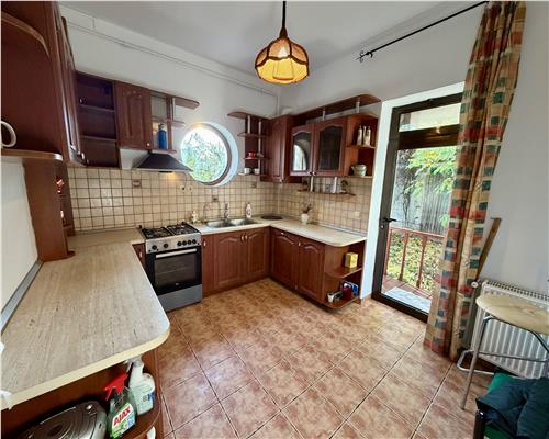 Vila 5 camere, teren 795 mp, Ploiesti, zona centrala