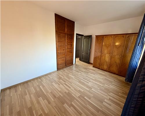 Vila 5 camere, teren 795 mp, Ploiesti, zona centrala