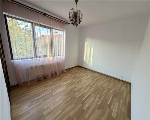 Vila 5 camere, teren 795 mp, Ploiesti, zona centrala