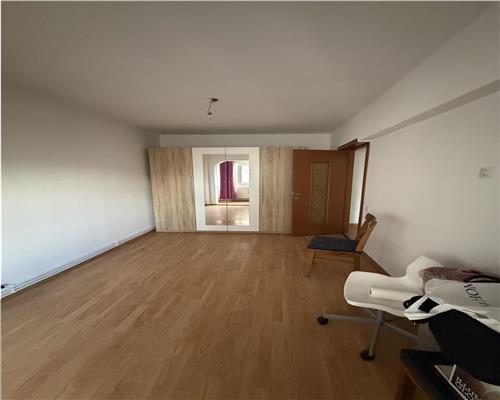 Apartament 2 camere, centrala proprie, Ploiesti, zona Republicii