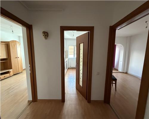 Apartament 2 camere, centrala proprie, Ploiesti, zona Republicii