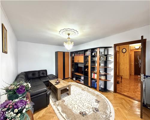 Vanzare apartament 2 camere, decomandat, centrala termica, Democratiei, Ploiesti