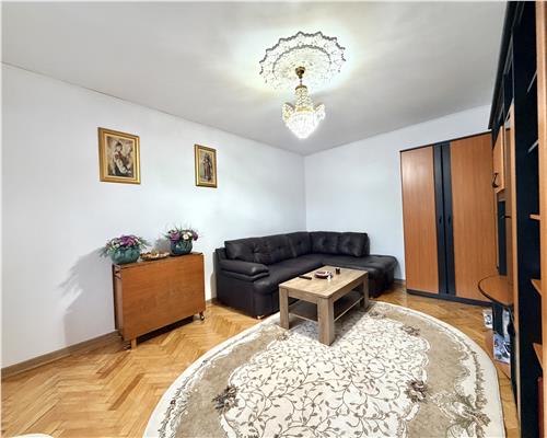 Vanzare apartament 2 camere, decomandat, centrala termica, Democratiei, Ploiesti