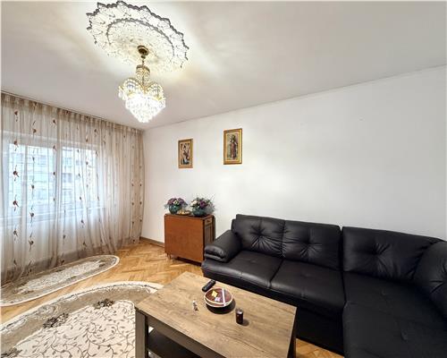 Vanzare apartament 2 camere, decomandat, centrala termica, Democratiei, Ploiesti