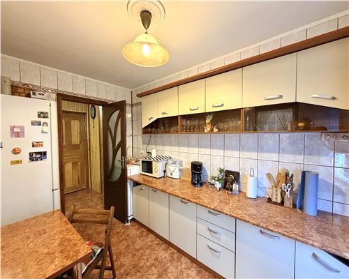 Vanzare apartament 2 camere, decomandat, centrala termica, Democratiei, Ploiesti