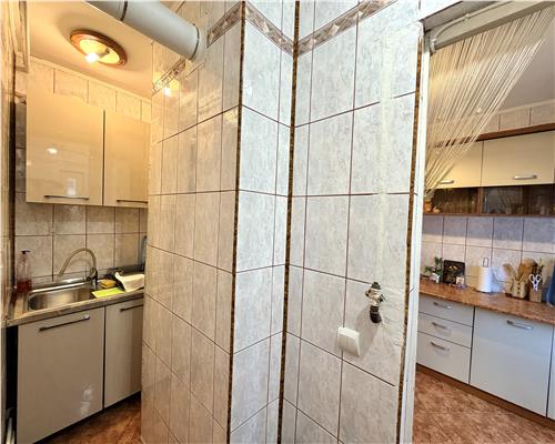 Vanzare apartament 2 camere, decomandat, centrala termica, Democratiei, Ploiesti