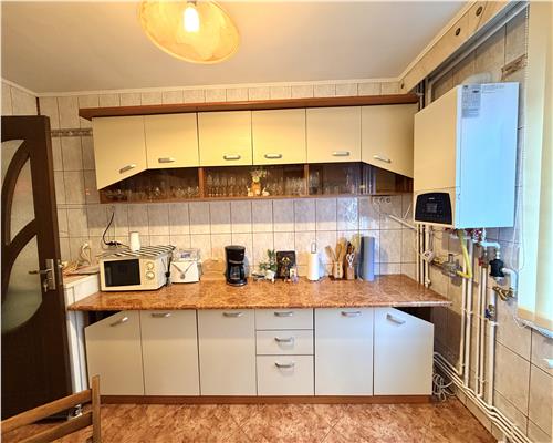 Vanzare apartament 2 camere, decomandat, centrala termica, Democratiei, Ploiesti