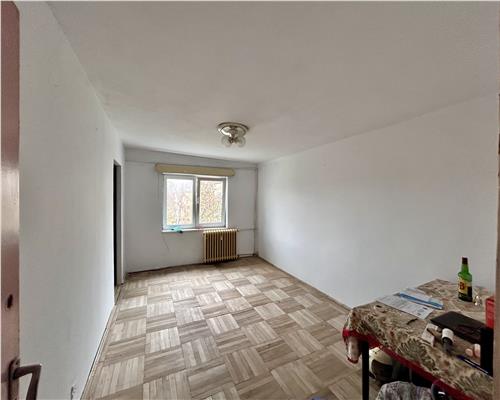 Apartament 3 camere, semidecomandat, Vest, Ploiesti