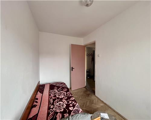 Apartament 3 camere, semidecomandat, Vest, Ploiesti