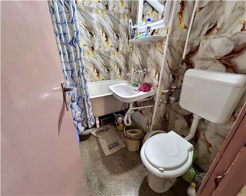 Apartament 3 camere, semidecomandat, Vest, Ploiesti