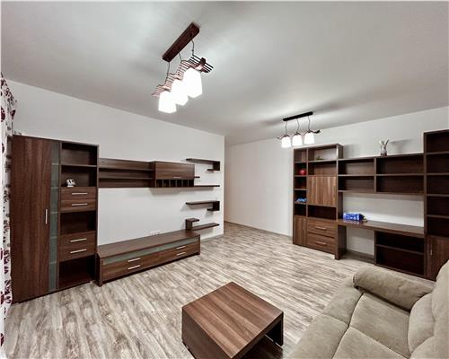 Apartament 4 camere, 2 locuri de parcare, centrala proprie, Vest