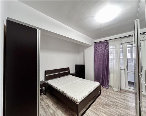 Apartament 3 camere, 2 locuri de parcare, centrala proprie, Vest