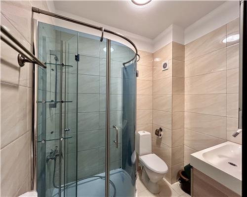 Apartament 3 camere, 2 locuri de parcare, centrala proprie, Vest