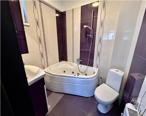 Apartament 3 camere, 2 locuri de parcare, centrala proprie, Vest