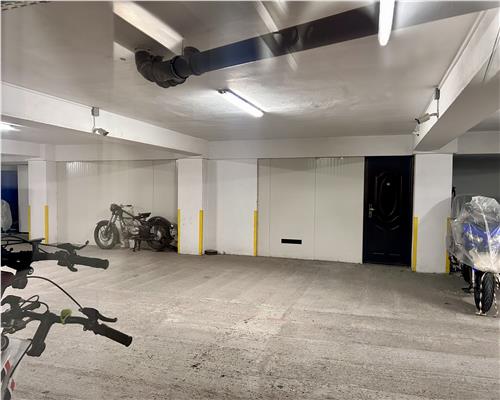 Apartament 3 camere, 2 locuri de parcare, centrala proprie, Vest