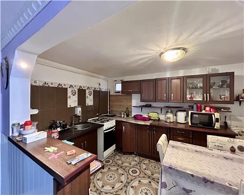 Vanzare casa 5 dormitoare, curte libera 378 mp, Motoi, Ploiesti