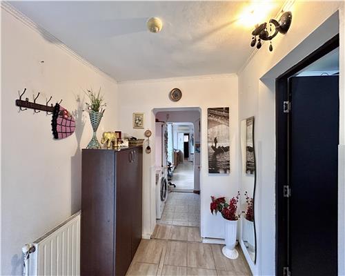 Vanzare casa 5 dormitoare, curte libera 378 mp, Motoi, Ploiesti