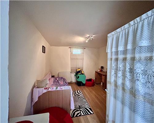 Vanzare casa 5 dormitoare, curte libera 378 mp, Motoi, Ploiesti