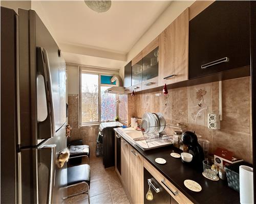 Apartament 2 camere, semidecomandat, Sud, Ploiesti