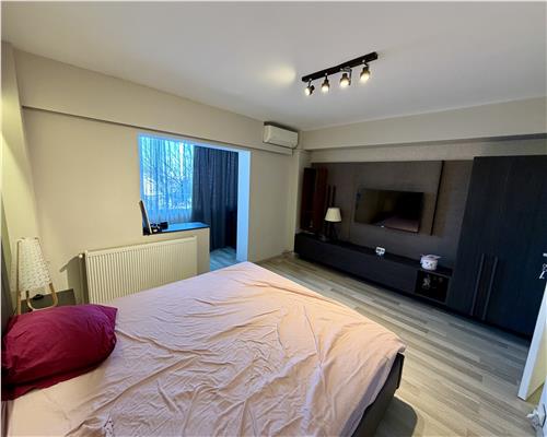 Apartament 3 camere, centrala proprie, Ploiesti, zona centrala