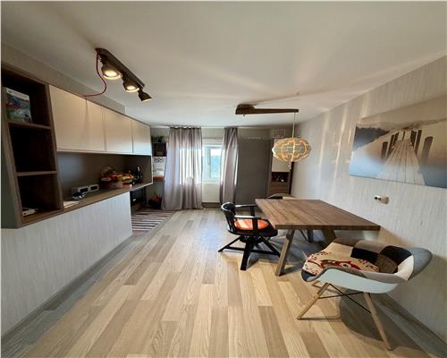 Apartament 3 camere, centrala proprie, Ploiesti, zona centrala