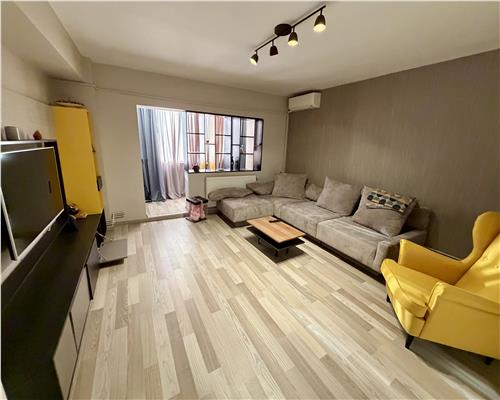 Apartament 3 camere, centrala proprie, Ploiesti, zona centrala