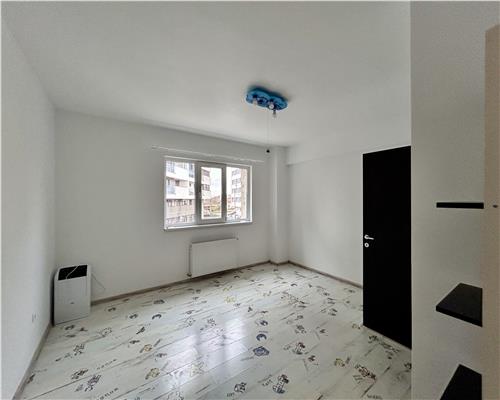 Apartament 3 camere, 2 locuri de parcare, centrala proprie, Vest