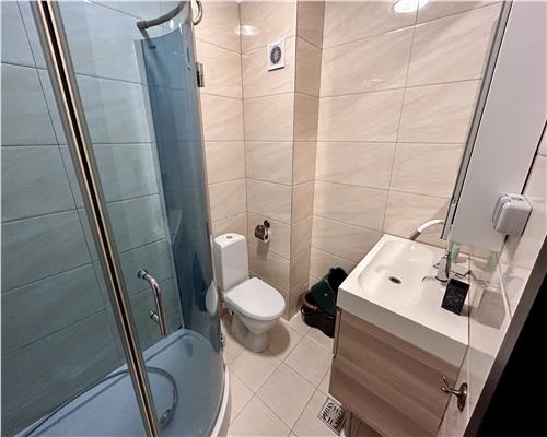 Apartament 3 camere, 2 locuri de parcare, centrala proprie, Vest
