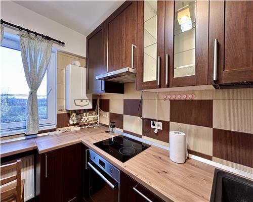 Apartament 3 camere, 2 locuri de parcare, centrala proprie, Vest