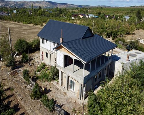 Pensiune 6 camere, teren 12713 mp, Dealul Mare, Urlati, Prahova